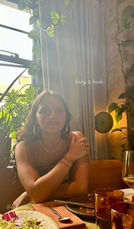 Dafne Keen high quality star picture