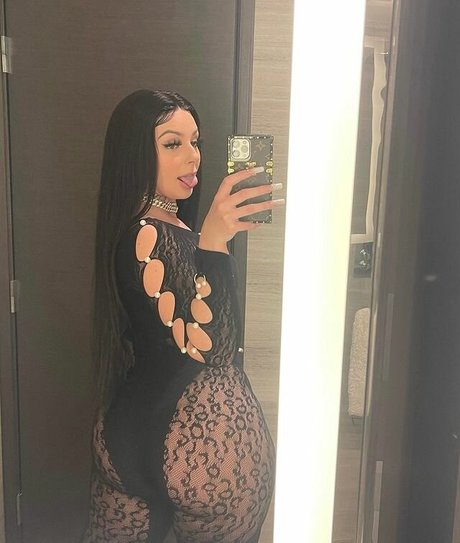 lilyaurora official pornstar adult pictures