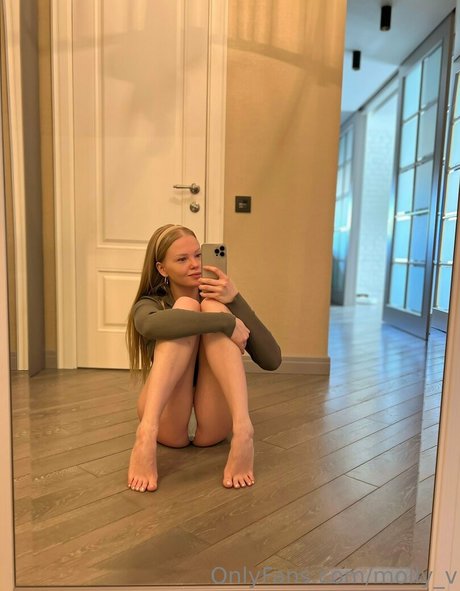 molly v pornstar art galleries