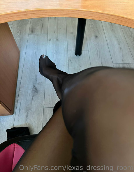 lexas dressing room nudes star photos