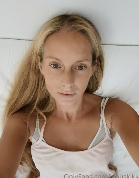 kinuskikk naked pornstar photo