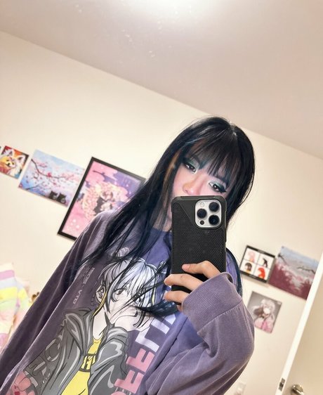 LilyPichu model hot image