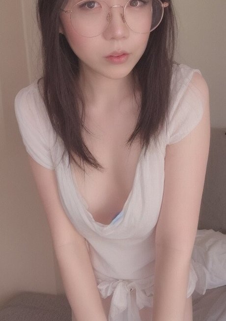 LilyPichu porn model picture