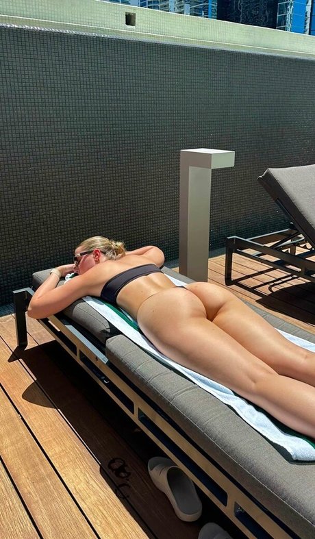 Pineapplebrat free model gallery
