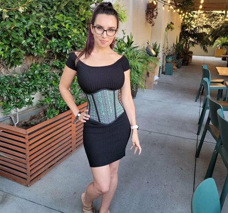 milf young onlyfans pornographic galleries