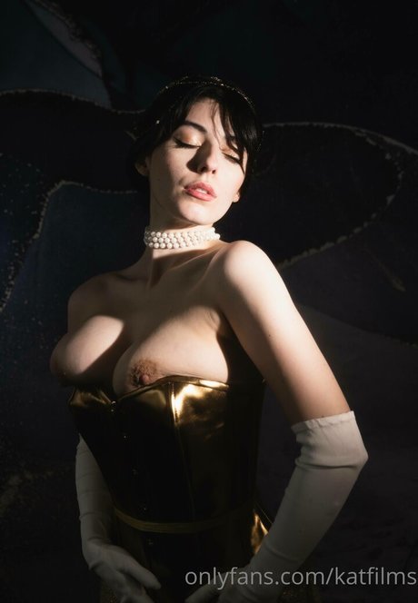 Kat Cabaret perfect actress image