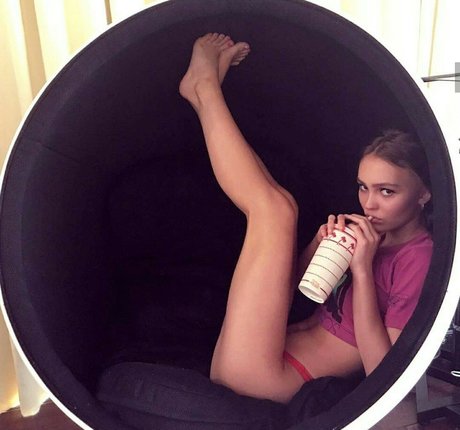 Lily Rose Depp top profile image