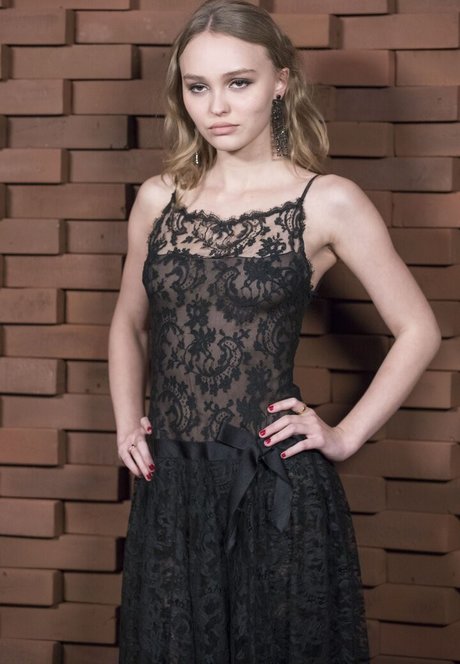 Lily Rose Depp hd actress picture