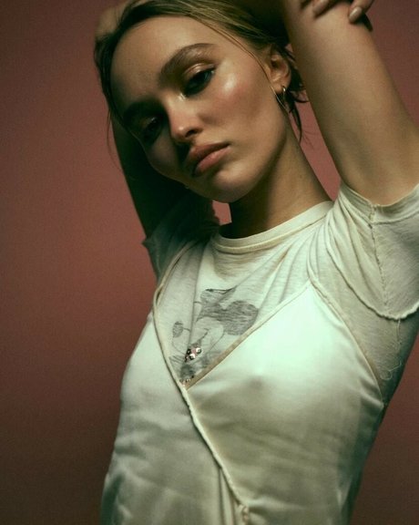 Lily Rose Depp pretty star pictures