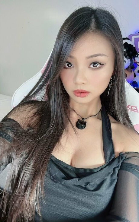 Cindy Phan porn star photo