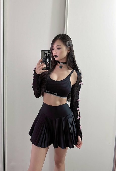 Cindy Phan nude actress gallery
