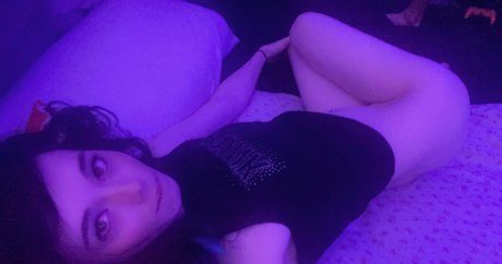 PuppyGirlX3 pornstar erotic pics