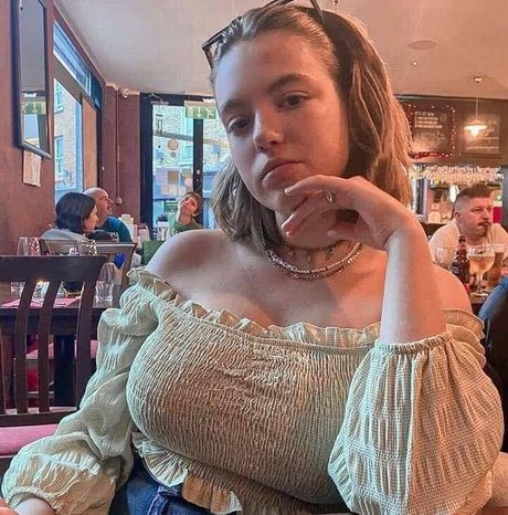 Allie Sherlock sexy actress image