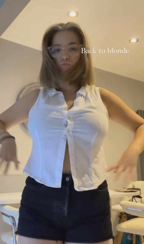 Allie Sherlock erotic model pic