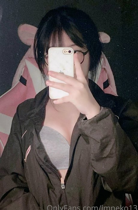 Imneko13 naked pornstar picture