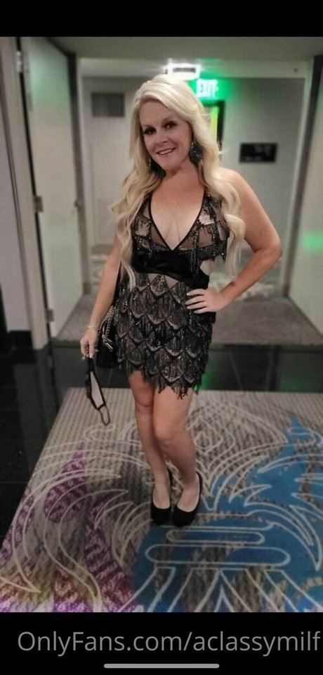 aclassymilf porn model photo