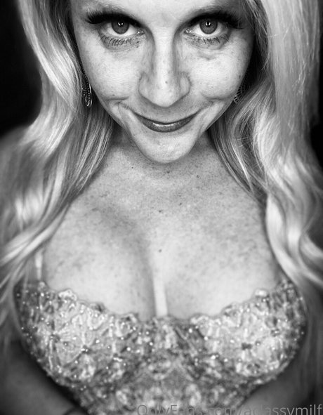 aclassymilf art model archive