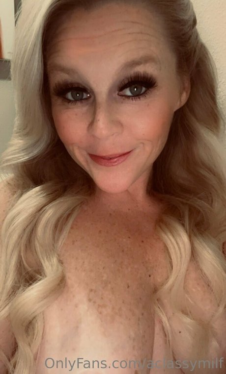 aclassymilf star hd photo