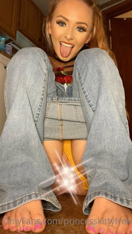 princesskittyfree nude pornstar img