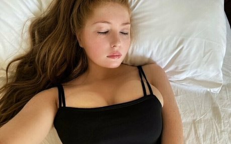 charlottiefree star high quality pic