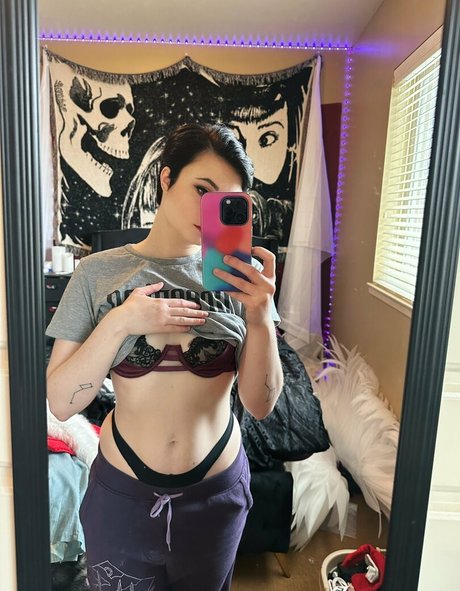 Harliantihero star nude photos