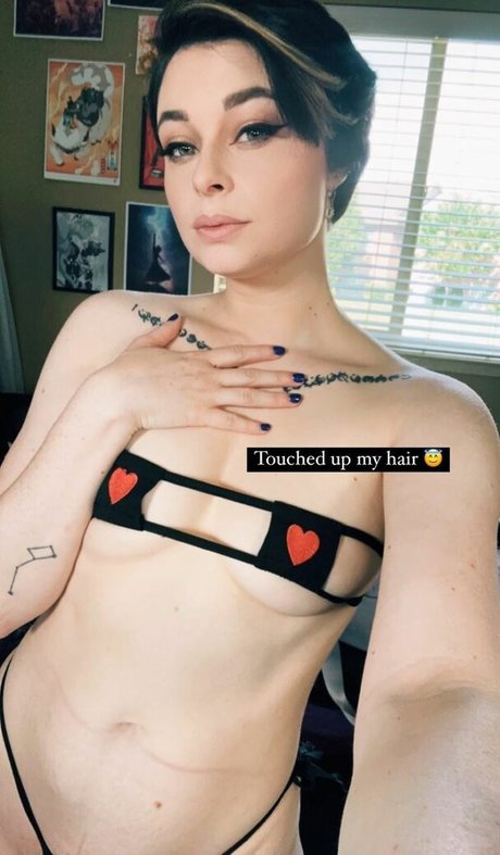 Harliantihero sex model photo