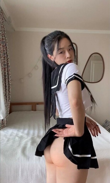 Ninibae model high quality image
