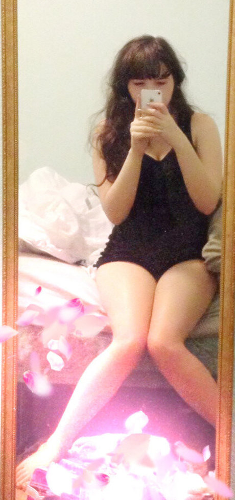 Gotten Sluttier naked model img