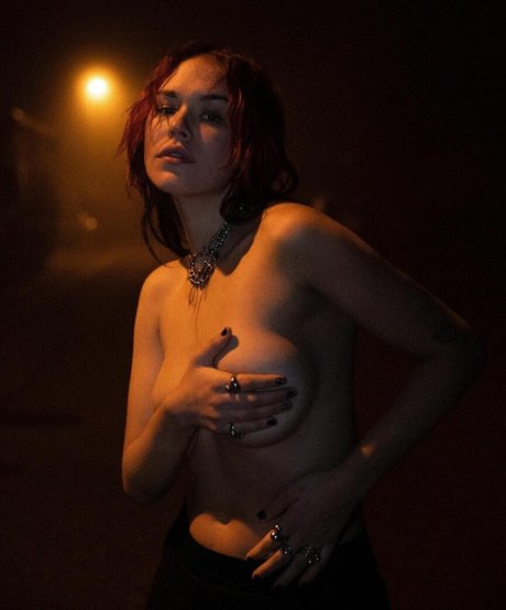 Taylor Upsahl naked star pics