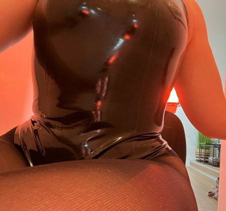 Aurelia Baker porn model galleries
