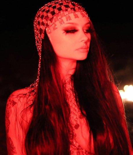 Zheani Sparkes beautiful model picture