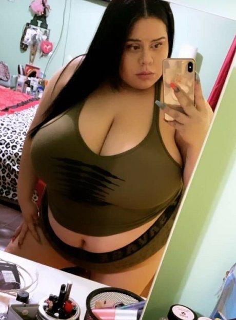 Nyx Buxom pornstar free img
