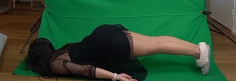yabbe naked actress gallery