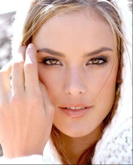 Alessandra Ambrosio star pornographic pics