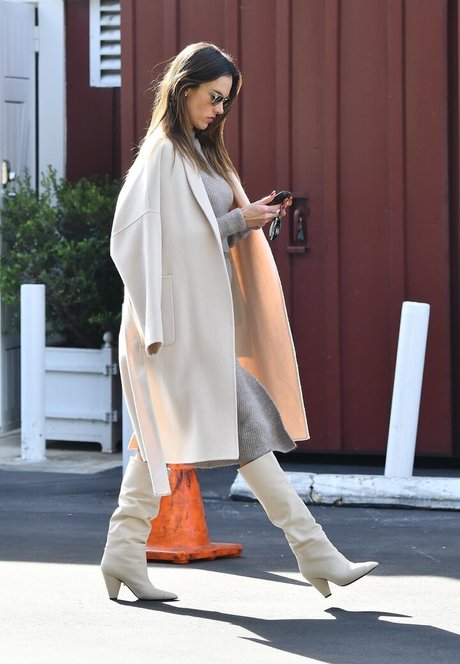 Alessandra Ambrosio profile image