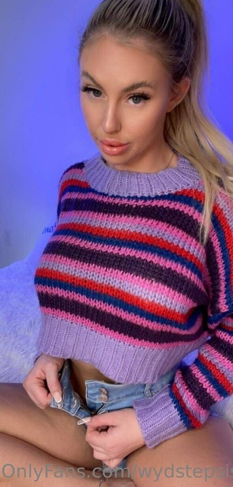 nylon feet onlyfans adult image