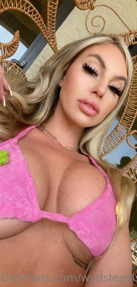 wydstepsissy porn star pic