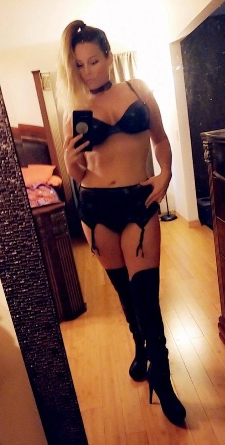 cocovandi nude model pictures