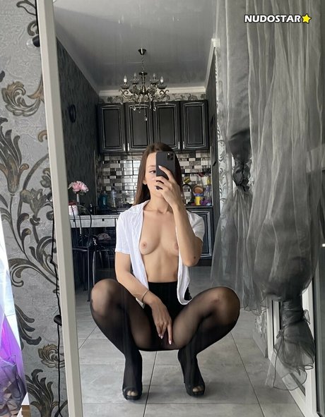 Ellie Leen model sex photo