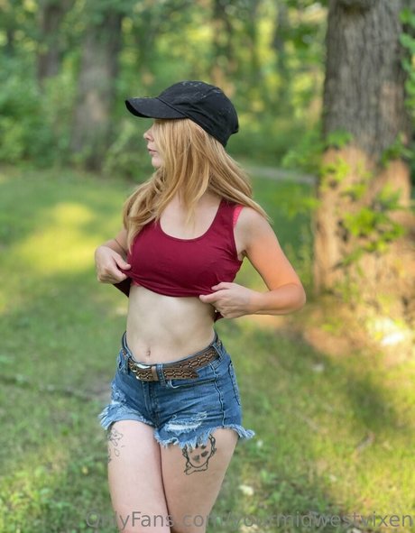 yourmidwestvixen model top photos