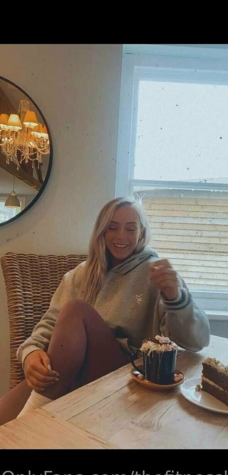 thefitnessbarbiie nude pornstar pics