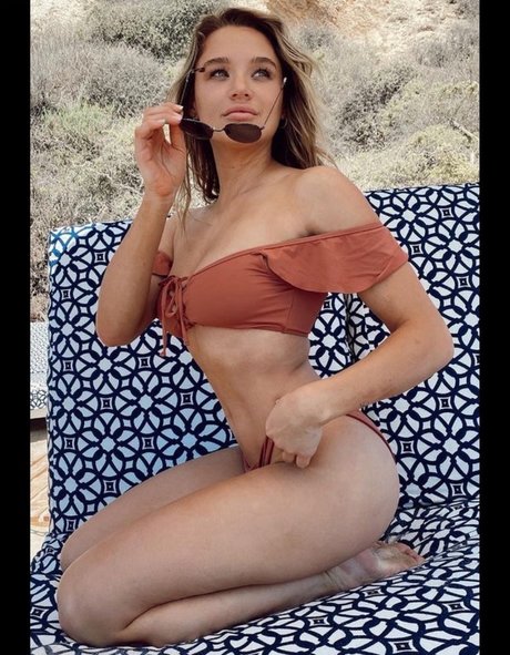 Hunter King pretty actress gallery