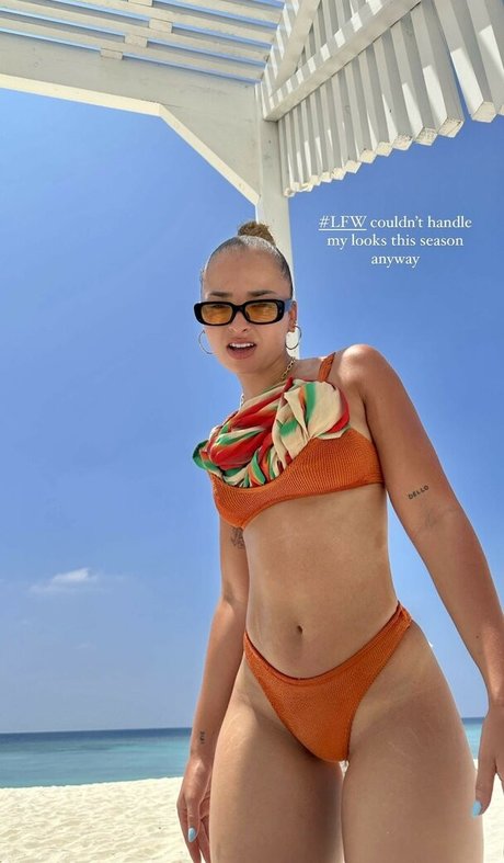 Ella Eyre pornographic model img