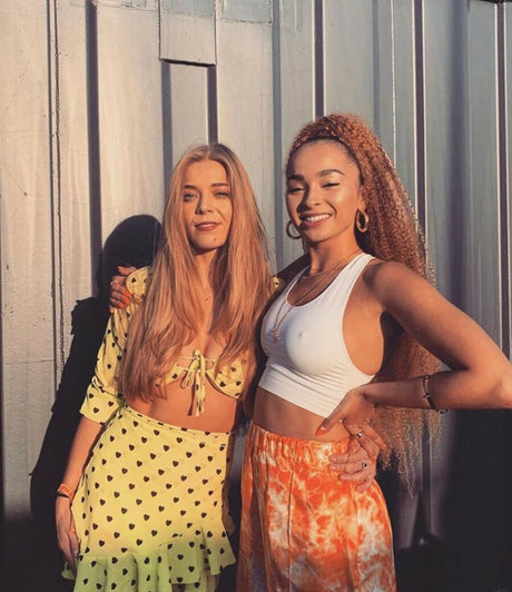 Ella Eyre nudes model photos