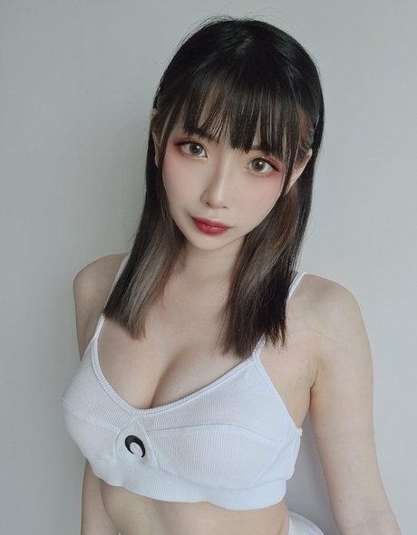 Kiyo Cosplay porn actress image