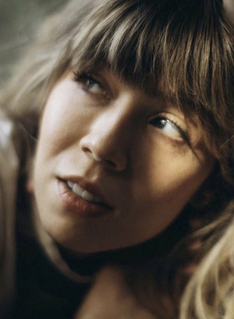 Jennette McCurdy star art photo
