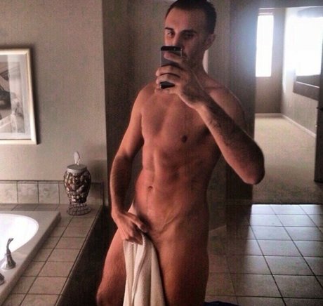 Keiran Lee beautiful star photos