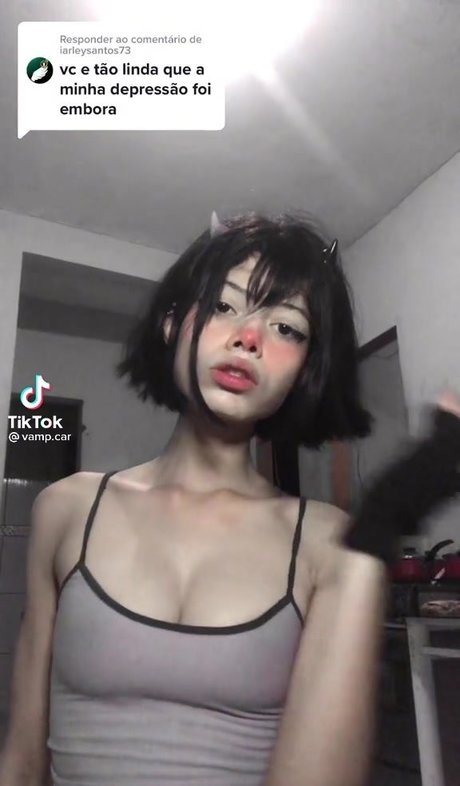 Vamp car nudes actress images