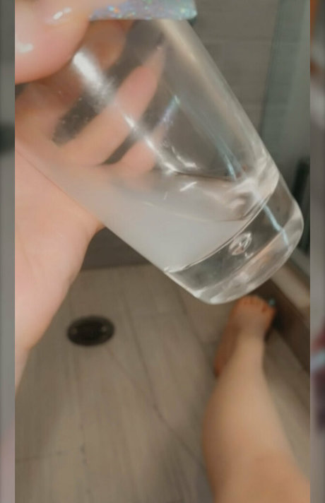 toveyah pretty model photo