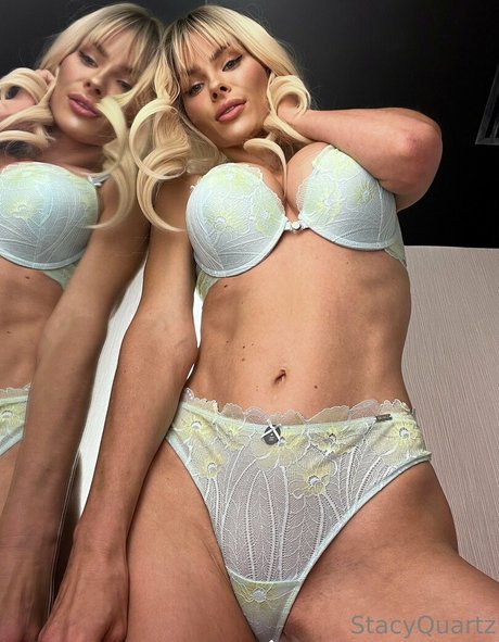 missquartz sexy model galleries